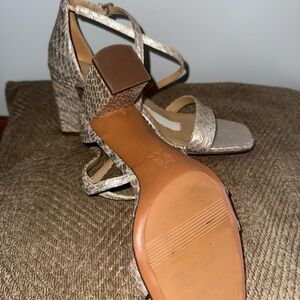 NATURALIZER Tiff Ankle Strap Sandals